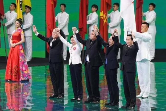新澳门与香港2025最精准免费,全面释义、专家解释与落实与警惕虚假宣传